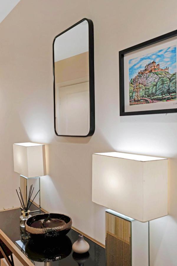 Modern & Spacious 2 Bedroom Serviced Apartment Next To Lochend Park - Private Underground Parking & Lift Available - Close To Edinburgh City Centre Экстерьер фото